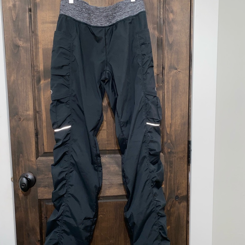 Lululemon Womens Lined Studio Pant Excellent Condition Black w Grey Waistband